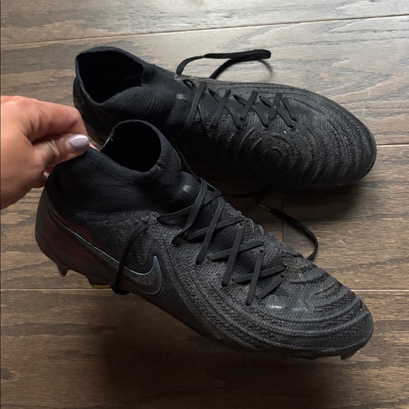 Nike Phantom boys kids 7 black soccer cleats - Picture 1 of 7